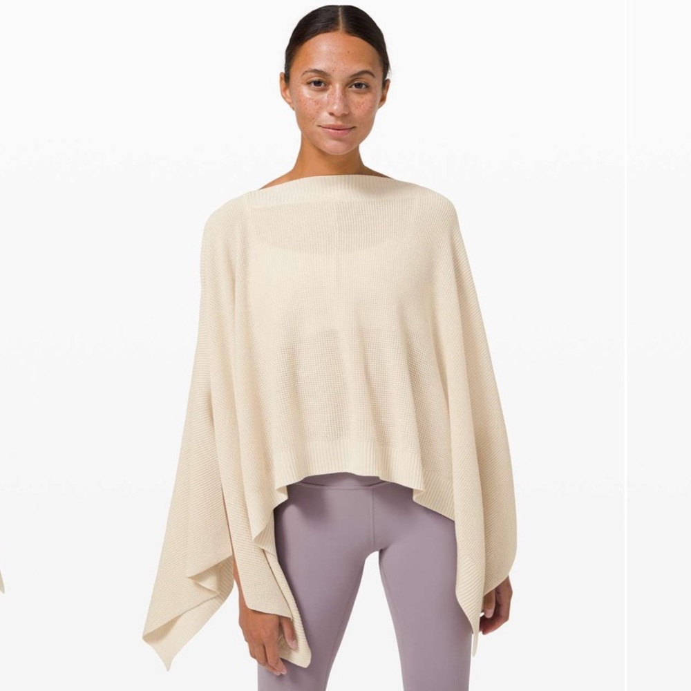 Lululemon Forword Flow Asymmetrical Poncho in White Opal.5% cashmere.OS